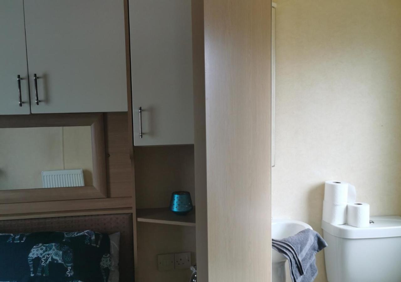 Tranquil 6 Berth Luxury Holiday Home Chichester Exterior foto