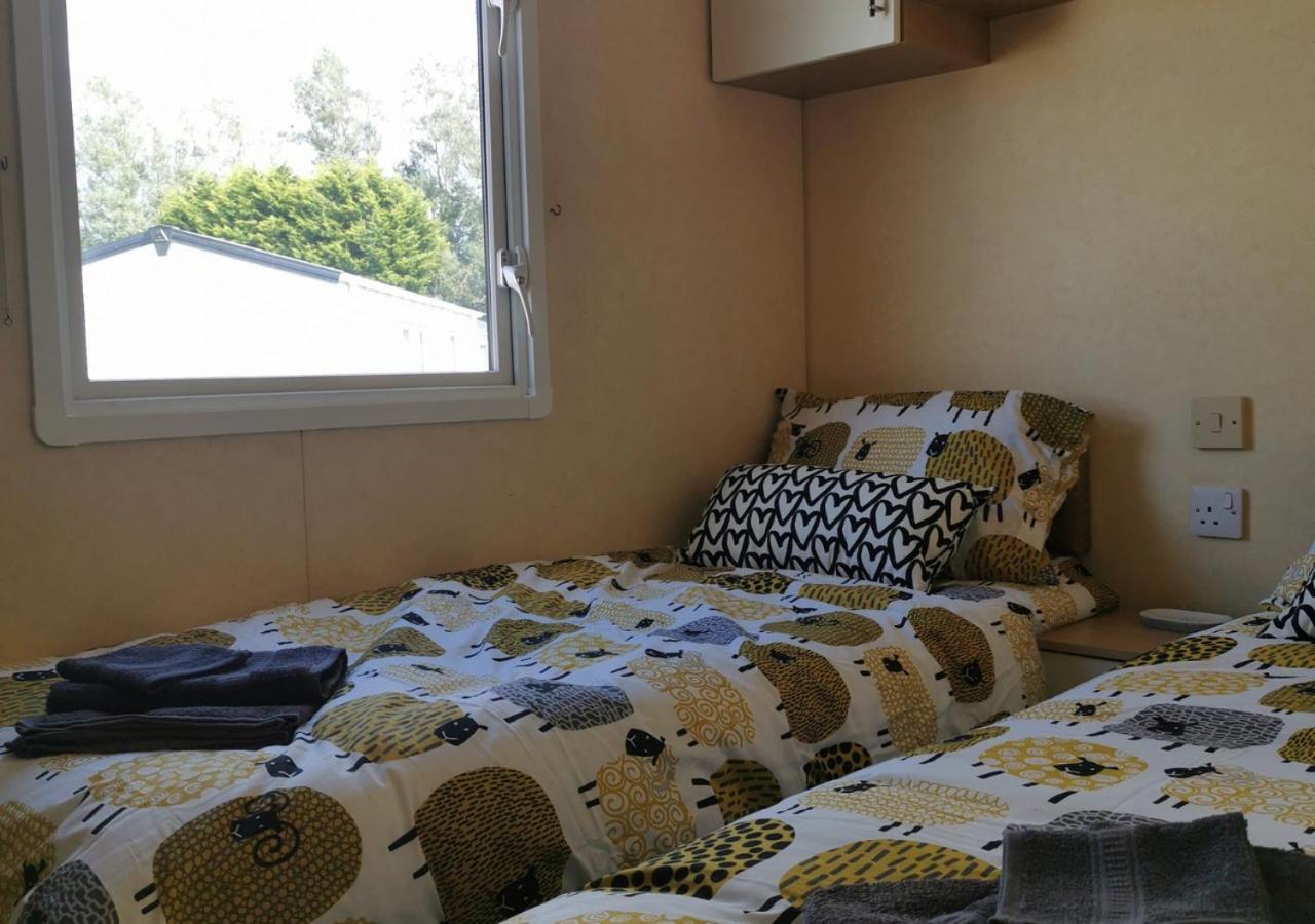 Tranquil 6 Berth Luxury Holiday Home Chichester Exterior foto